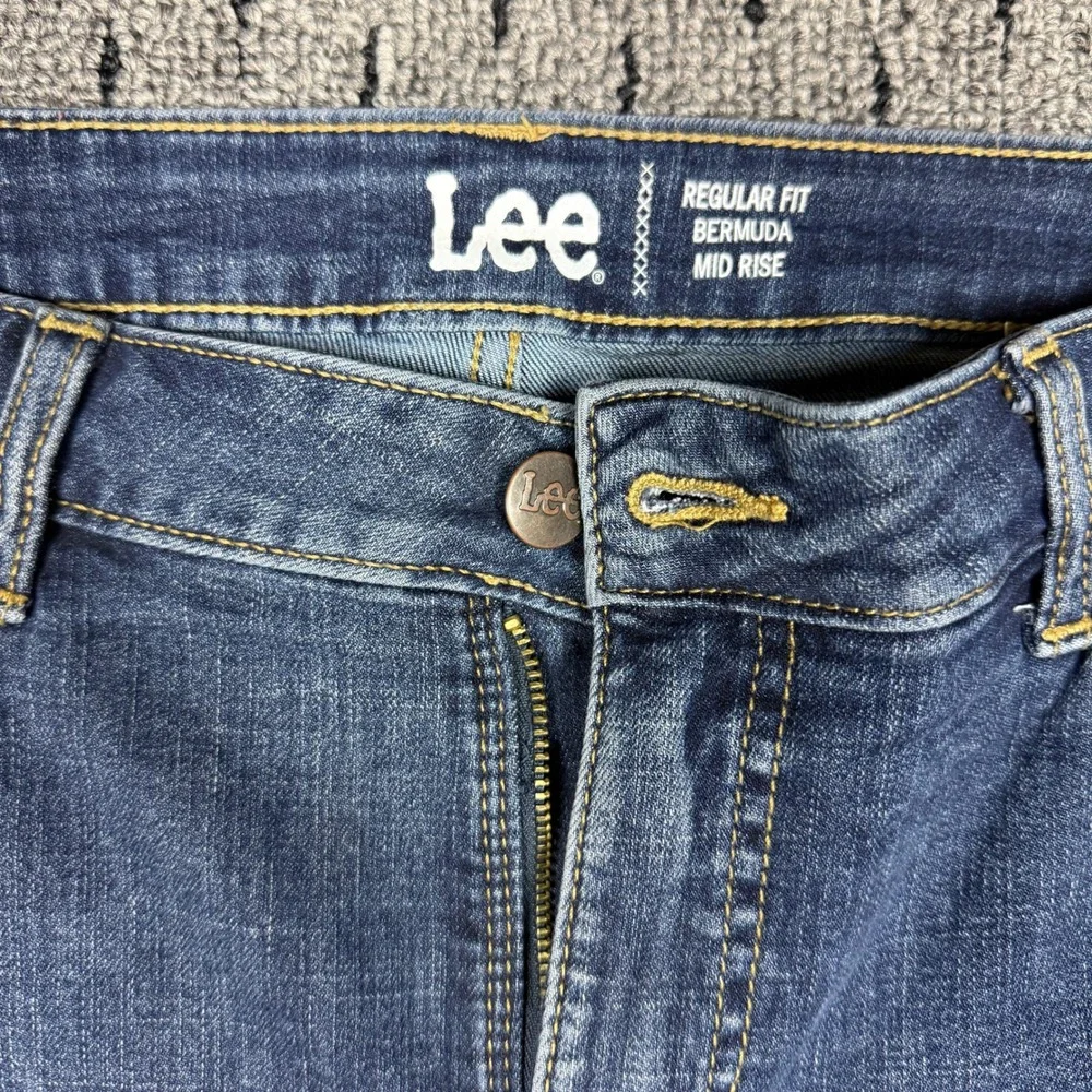 Lee Womens Regular Fit Bermuda Mid Rise Blue Denim Shorts Size 14M Stretch - Picture 2 of 6